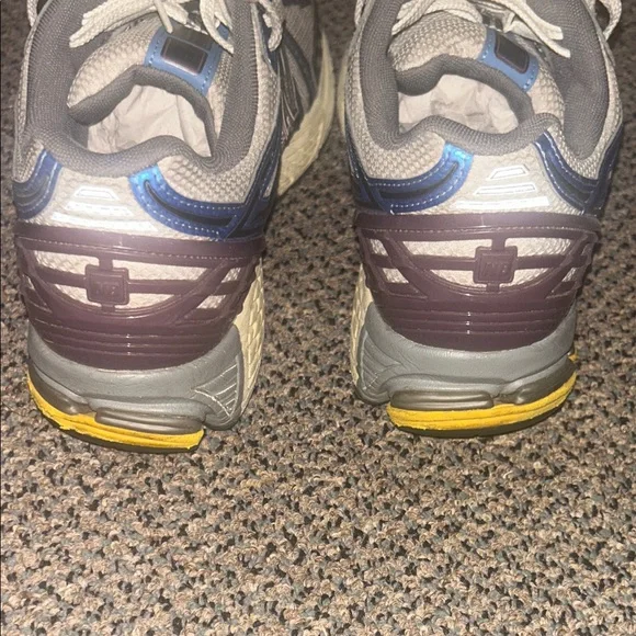 New Balance White and Navy Sneakers(USED NO BOX) - Picture 6 of 6